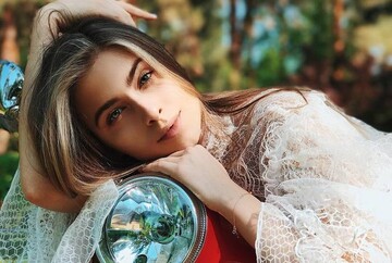 Внучка Софії Ротару похвалилася витонченою фігурою в трендовому купальнику