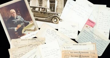 Чоловік вперше за 30 років вирішив перебрати старий стіл і ледь не викинув особисті речі Черчилля