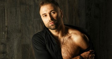 Герой шоу Холостяк-10 показав нову дівчину. Нею виявилася відома модель