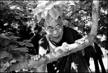 85-річний Далай-лама випустив музичний альбом. І це вам не репчик, а цілих 11 треків з настановами