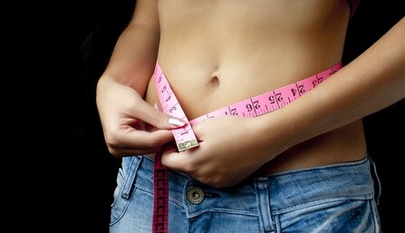 5 непомітних звичок, які заважають схуднути