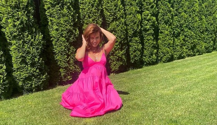 Буде малюк? Дружина MONATIK'а новою фотосесією спровокувала чутки про третю вагітність