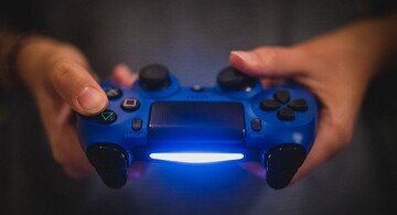 Хлопець грав у відеоігри по 22 години на добу і через місяць ледь не втратив руку