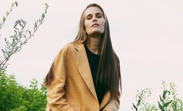 Алла Костромічова в чоловічому костюмі прикрасила обкладинку відомого глянцю