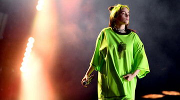 Біллі Айліш насмішила людей новою колекцією фірмового одягу та цінами. Меми довго чекати не довелося