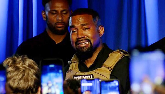 Канье Уэст обвинил Ким Кардашьян в попытке закрыть его на лечение после слез на публике