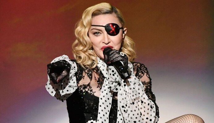 Мадонна розповіла, як в Росії їй виписали штраф в $1 млн. Місцеві ЗМІ звинуватили співачку в брехні
