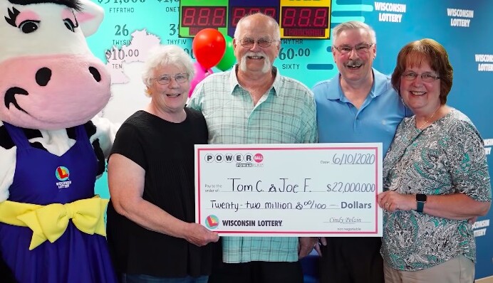 Двоє друзів вирішили поділити гроші, якщо один з них виграє в лотерею. 28 років по тому вони стали мільйонерами