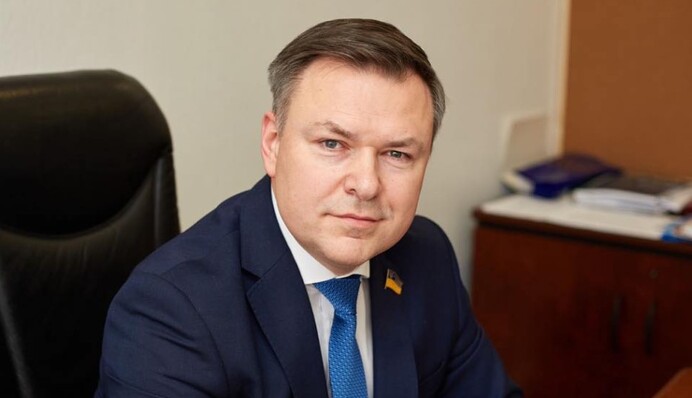 Открывать декларации всех СБУшников не стоит: блиц с главой оборонного комитета ВРУ Завитневичем