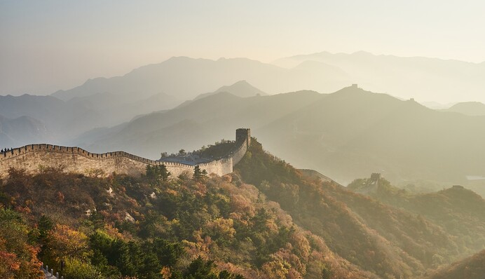 Мінуси і плюси безвізу України для Китаю: Харитонов vs Гончарук