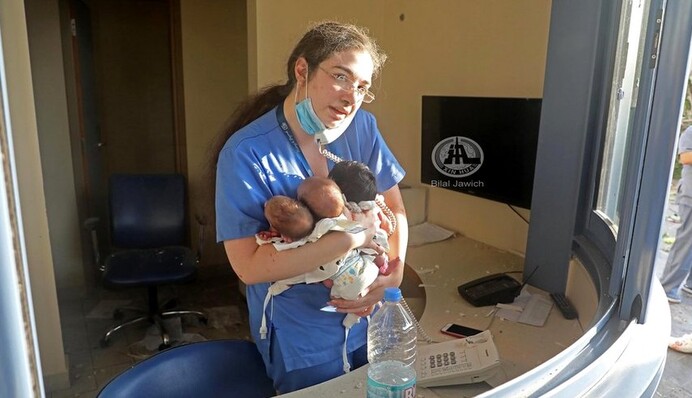 Після вибуху в Бейруті медсестра втратила свідомість, а коли прийшла до тями, дізналася, що стала героєм