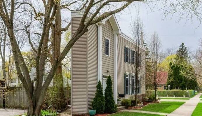 Блогер знайшов найдивніший будинок у світі - здається, він не для клаустрофобів