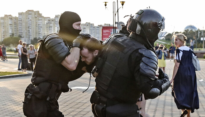 Блогер з Білорусі провів два непростих дня в ізоляторі і розповів, що там відбувається після затримання