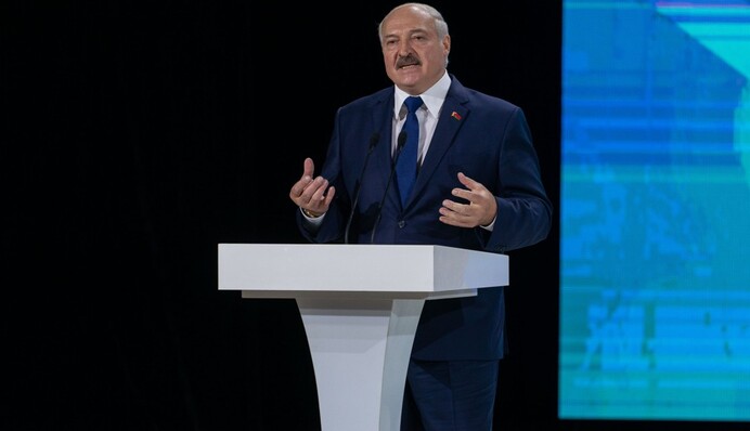 У Лукашенко бронированная задница, он усидит на штыках, но это станет для Беларуси бедой - Дмитрий Орешкин