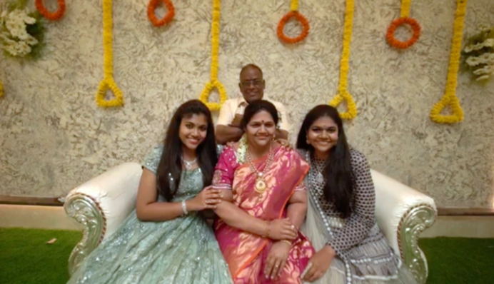 Горюющий вдовец сделал силиконовую копию покойной жены - ее не отличить от живого человека