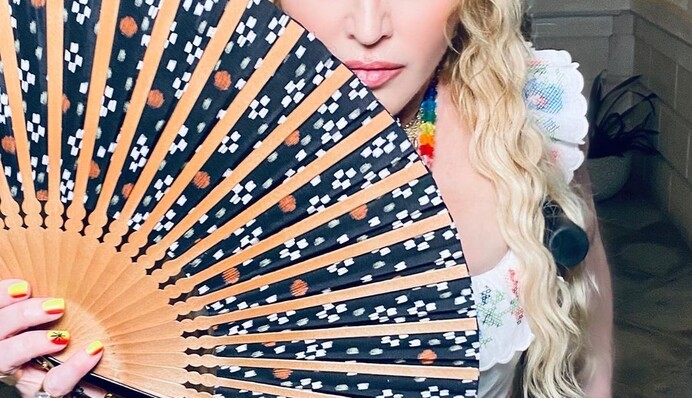 З марихуаною і танцями: Мадонна показала, як зустріла 62-річчя