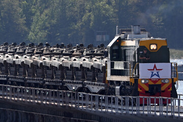 До кордону Білорусі йде військова техніка РФ: чи допоможе Путін залишитися Лукашенку при владі