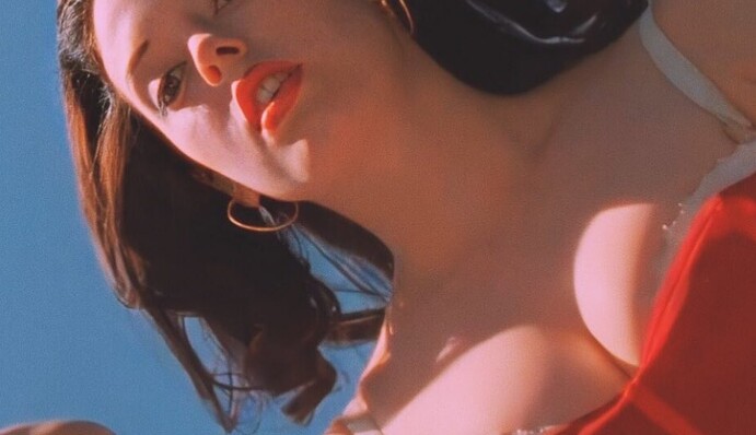 Роуз МакГоуен звинуватила оскароносного режисера в домаганнях - на той момент їй було 15