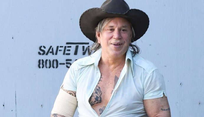 Микки Рурк просил похоронить его в Украине, но все лишь посмеялись. Оказалось, актер не шутил