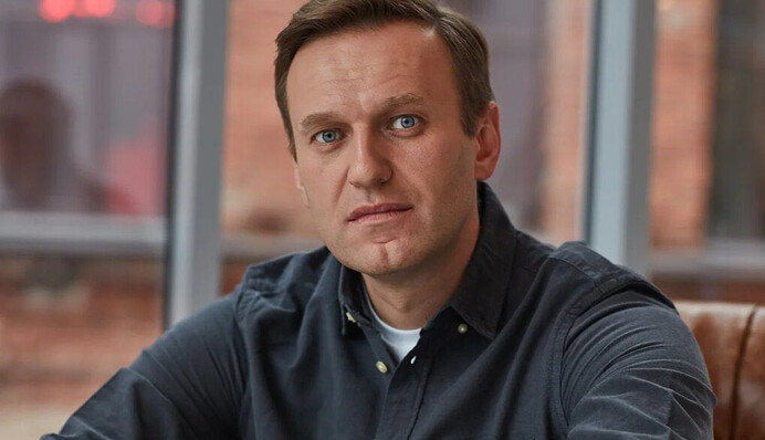Олексій Навальний впав у кому: за що отруїли опозиційного політика РФ