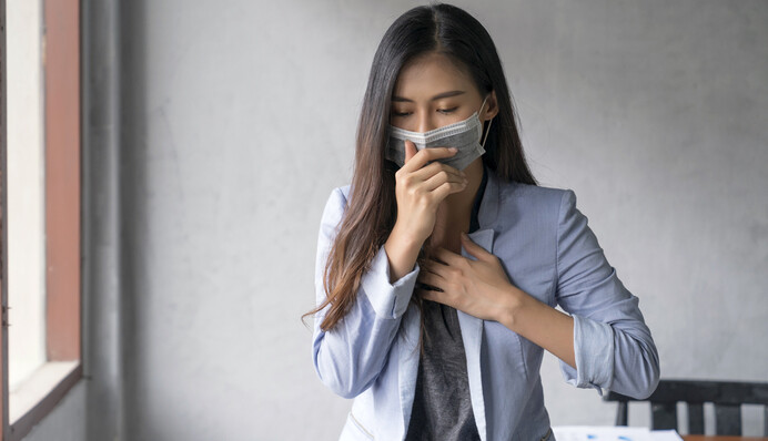 Імунітет від COVID-19 зберігається недовго? Що відомо про повторні випадки захворювання і чим це загрожує