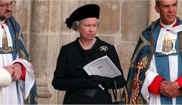 23 года назад умерла принцесса Диана - какой была реакция королевы и почему ее ждали неделю