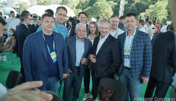 Известный врач, два юмориста, губернатор и другие: кого выдвинули в мэры от 