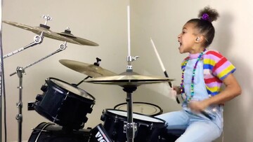 10-річна барабанщиця кинула виклик легендарному рок-музиканту і змусила його попотіти