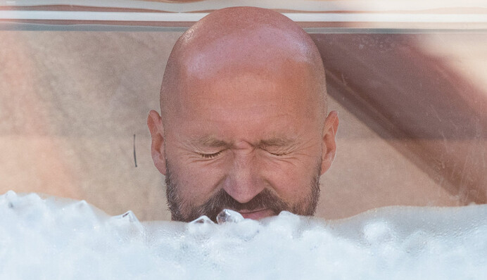 Австриец провел больше двух часов в шкафу со льдом и выжил  - как ему это удалось