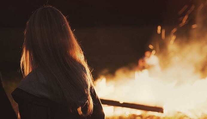 Будинок подружжя згорів дотла, але вони не втратили надію - в руїнах і попелі їм вдалося відшукати найцінніше