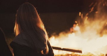 Будинок подружжя згорів дотла, але вони не втратили надію - в руїнах і попелі їм вдалося відшукати найцінніше