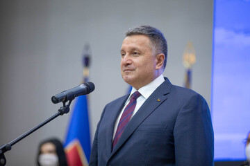 Силовая вертикаль "ушла в минус": когда уволят Авакова