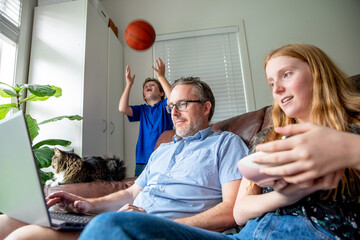 Прогули по закону: чи дозволить влада віддалену роботу