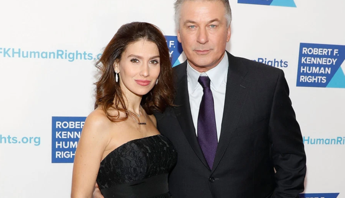 Жена Алека Болдуина родила пятого ребенка и показала милое фото из больницы