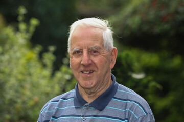 Мужчина 70 лет не ходил к врачу, и его здоровью может позавидовать любой парень - вот его два простых секрета