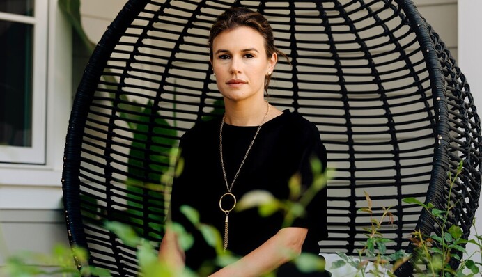 Наследница Гуччи обвинила отчима в насилии - знаменитая семья годами скрывала преступление