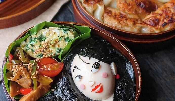 Креативна мама знайшла кращий спосіб змусити дітей обідати - її страви схожі на яскраві іграшки