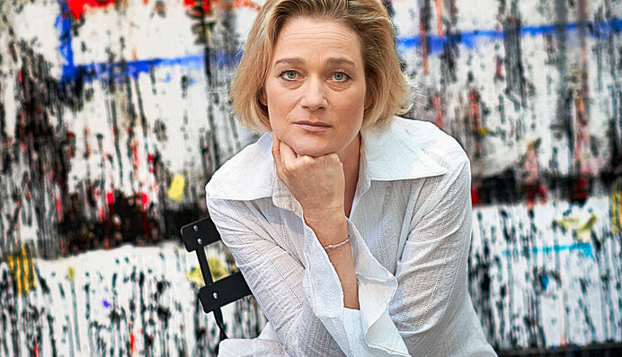 Позашлюбна дочка короля Бельгії домагається королівських прав і титулів - батько не визнавав її 52 роки