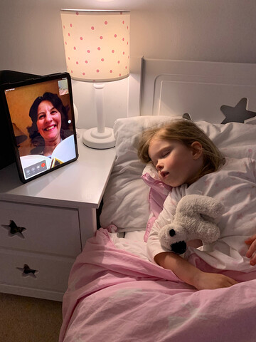 Британський музей показав надихаючі фото життя на карантині - вони розчулили навіть королеву