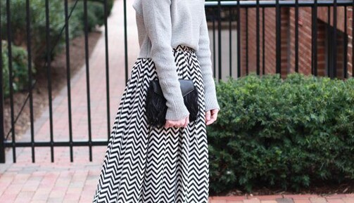 Как и с чем носить короткий свитер этой осенью: 7 стильных образов на каждый день