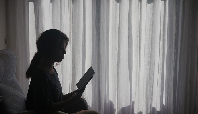 Паралізована жінка навчилася спілкуватися поглядом, а через шість років 