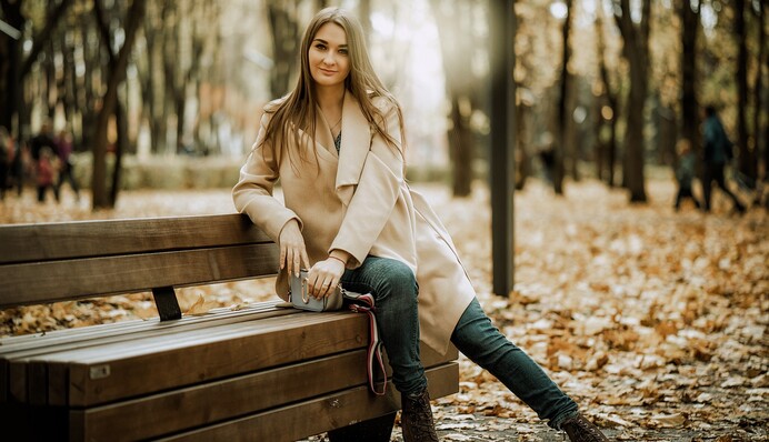 Бежевий завжди в моді: 7 стильних луків на поки ще теплу осінь