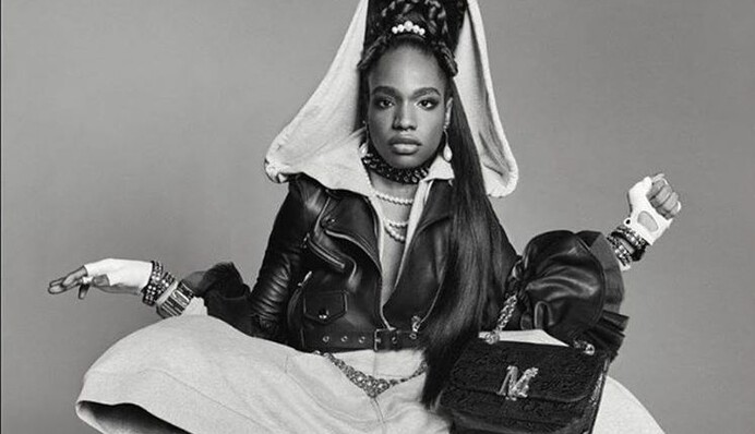 Трансгендерная модель с ДЦП стала лицом бренда Moschino