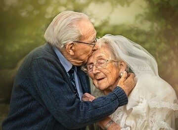 Фотограф зняла красиву літню пару, щоб показати - кохання вічне