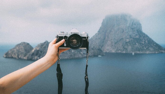 Парень нашел селфи отца из 50-х - такая изобретательность сделала фото вирусным в сети