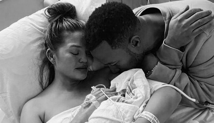 Модель Кріссі Тейген втратила дитину та показала несамовиті фото