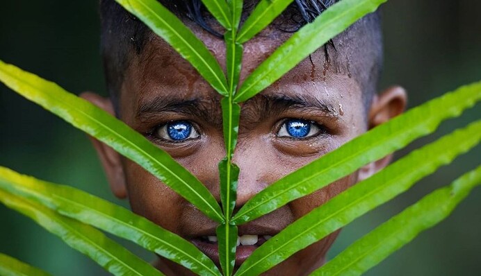 В Індонезії знайшлося плем'я з аномально синіми очима - за незвичайну зовнішність їм доводиться розплачуватися здоров'ям