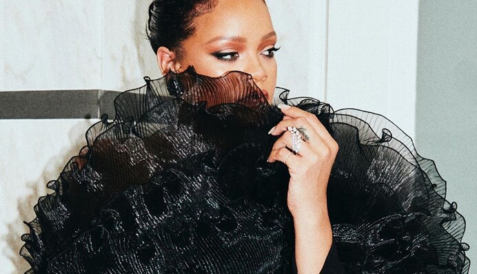 Ріанна влаштувала показ нижньої білизни та розлютила людей музикою для шоу - тепер на співачку ображаються мусульмани