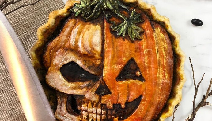 Пекарь показала, какими могут быть пироги на Хэллоуин, и от ее работ даже немного не по себе