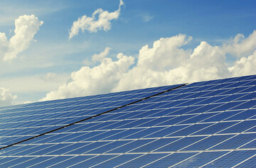 Остаться без инвестиций и репутации: почему Киеву не стоит лезть в "зеленые" тарифы